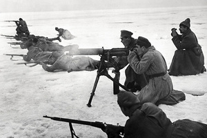 «Большевики перестреляли своих»  Коммунистов привели к власти матросы. За что их убили при Ленине и оправдали при Ельцине?