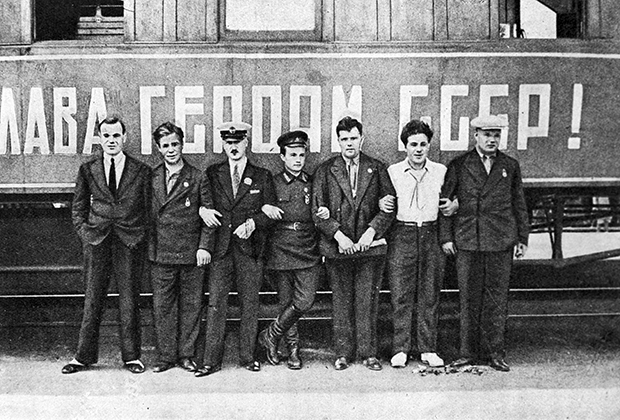 Семеро первых Героев Советского Союза