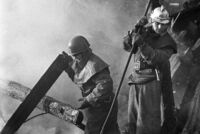 «Алюминий пылал как бумага» 50 лет назад военный самолет упал на детсад. Как в СССР пытались скрыть смерть 24 детей?