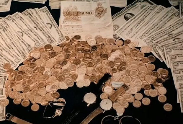 Деньги и ценности, изъятые у Яна Рокотова в ходе следствия