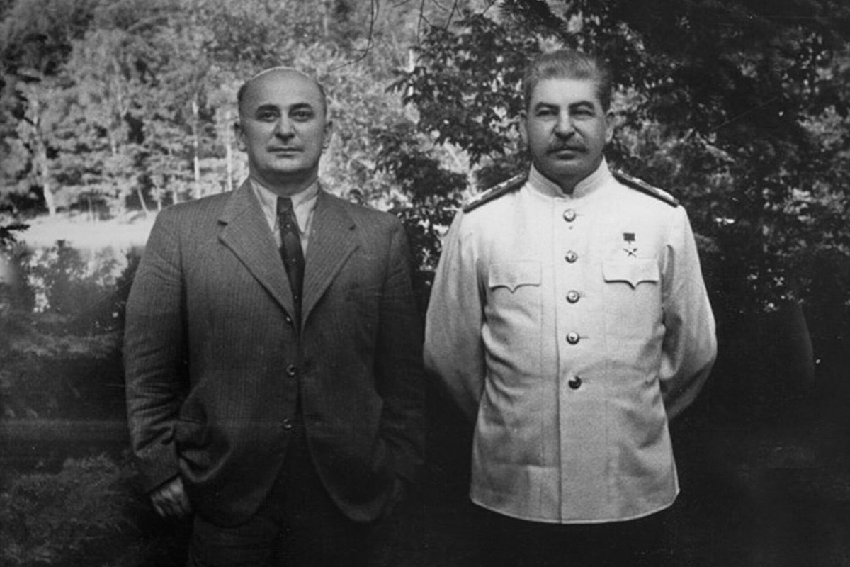 Лаврентий Берия и Иосиф Сталин 
