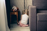 «Вместо папы остался монстр» Юная россиянка стала жертвой отца-насильника. Как годы спустя она отправила его в колонию на 20 лет?