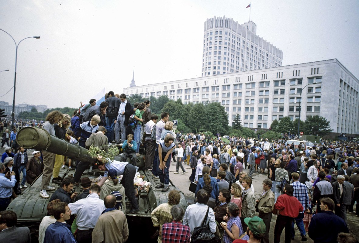 Обстановка у Белого дома во время путча, 20 августа 1991 года