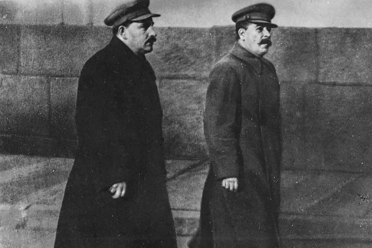 Лазарь Каганович и Иосиф Сталин в Москве 